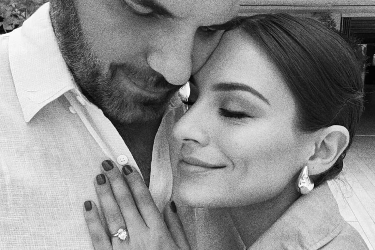 Ana Brenda Contreras anunció su compromiso con una tierna fotografía en Instagram