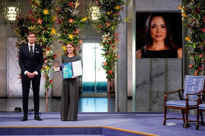 Ana Corina Machado con el Premio Nobel de la Paz de su madre