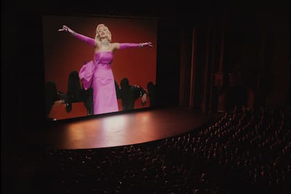 Ana de Armas como Marilyn Monroe en Los caballeros las prefieren rubias