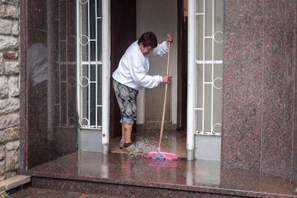 Ana González amaneció con su casa inundada