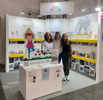 Ana Larran, Virginia Villamayor y Guadalupe García Mariotti representaron a Multiverso en la feria del juguete de Buenos Aires