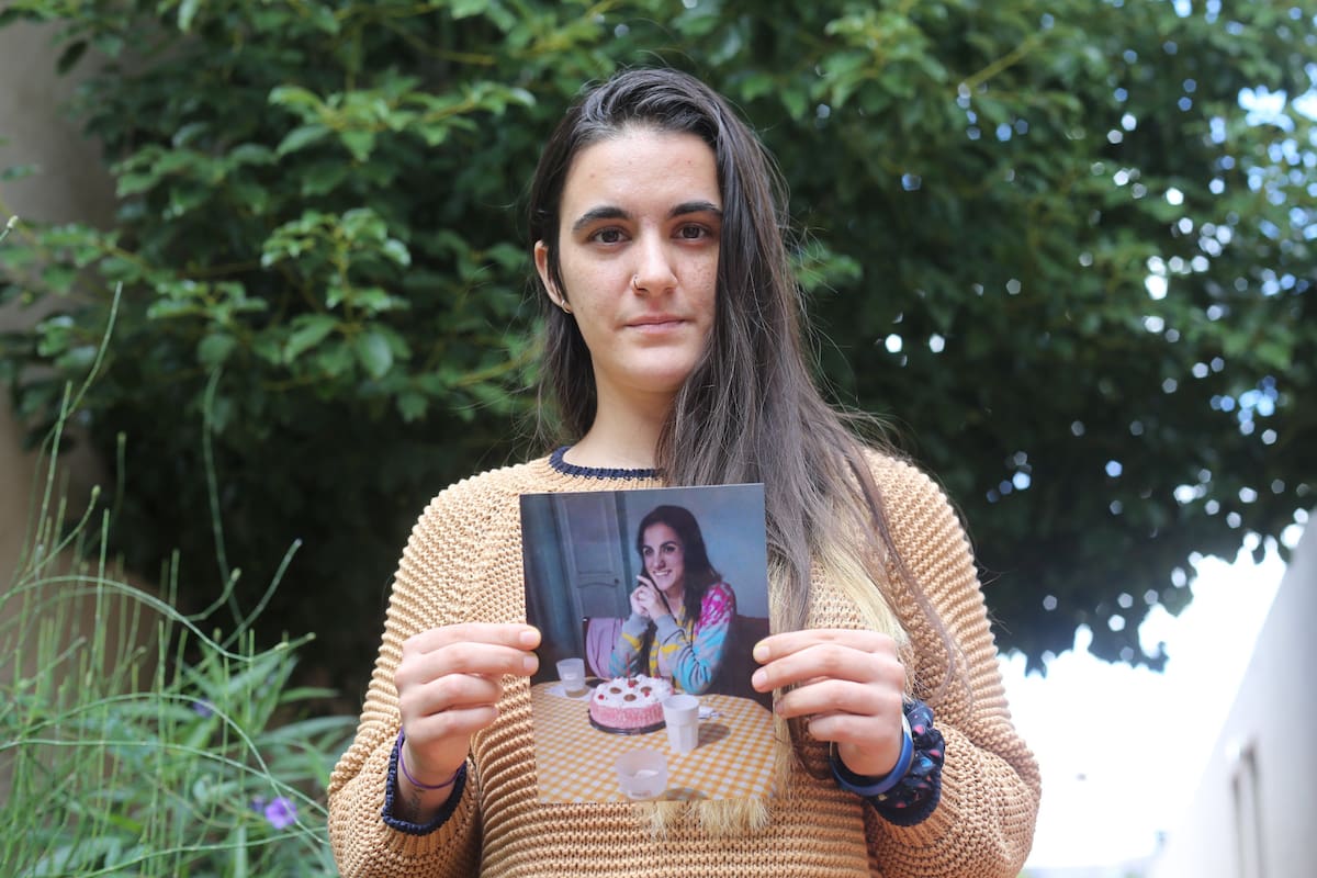 Ana Laura González, con la imagen de su amiga Emma Córdoba