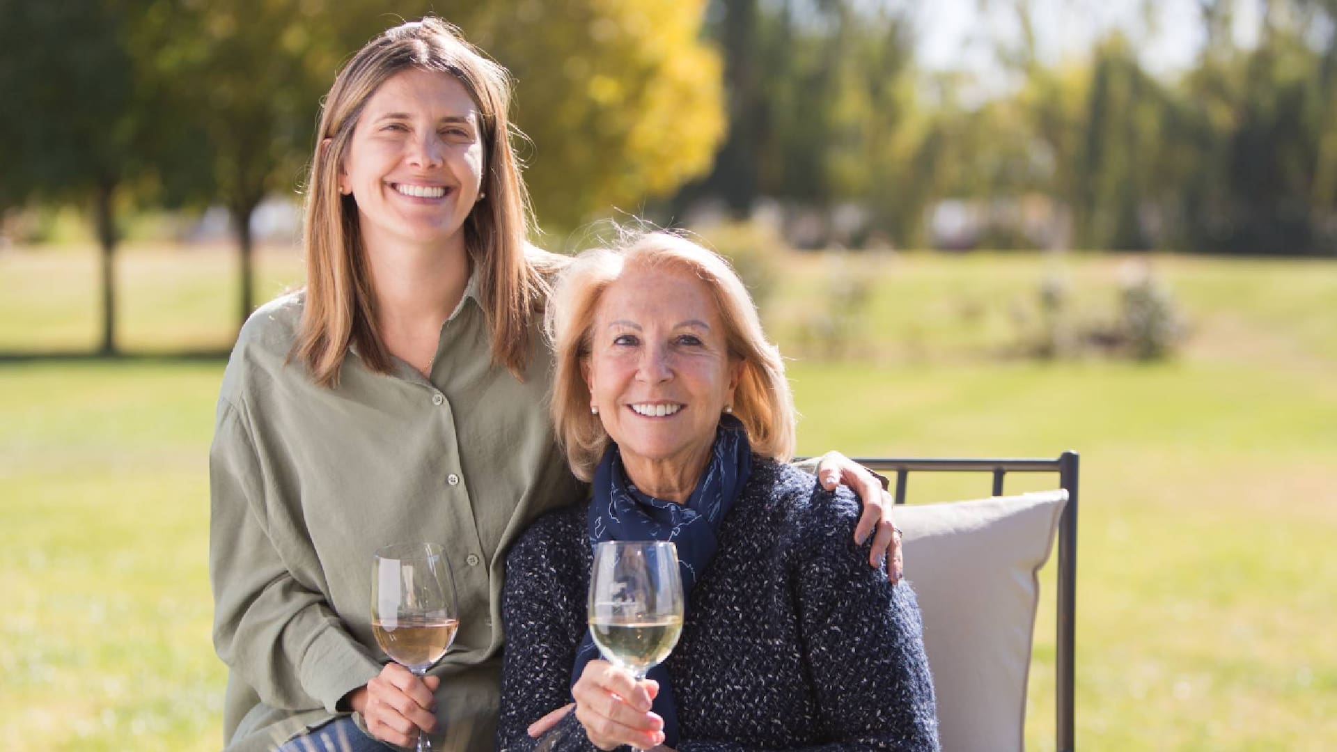 Ana maneja los hilos del marketing y la comunicación de la bodega.