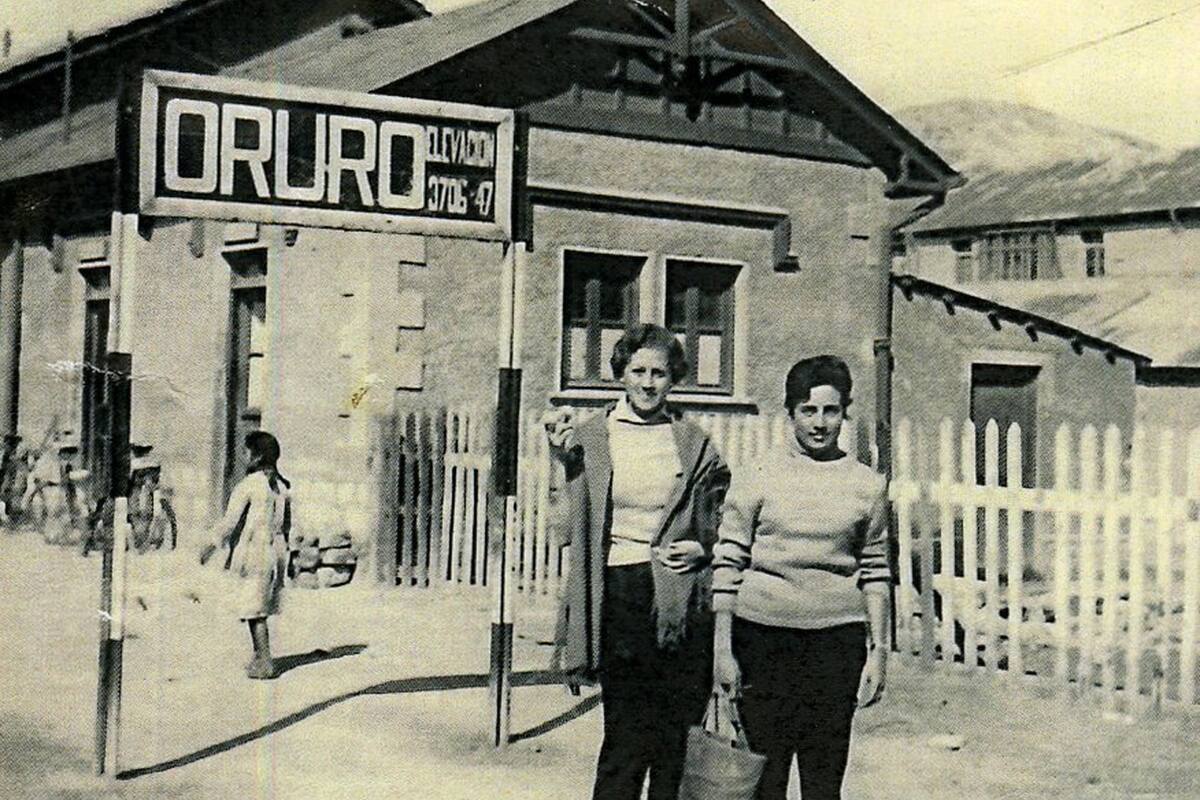 Ana María Mateos vive en Adrogué, “la ciudad de Borges”. Este año cumplió 90 y a lo largo de su vida viajó a las islas griegas, Europa y Egipto, entre otros destinos. En este relato cuenta su visita a Bolivia y Perú en 1952.