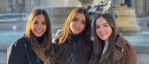 Es trilliza, tiene 23 años y sus dos hermanas y sus padres murieron en el sismo de Colombia