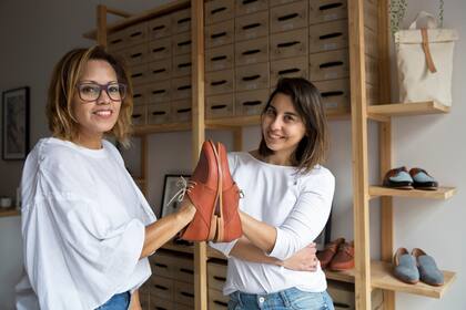 Ana Muños y Aldana Torchia, creadoras de la marca Acento de Autor