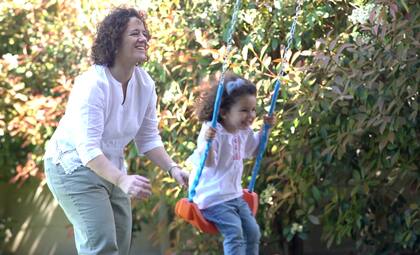Ana puede disfrutar de su hija gracias al programa Working Mom´s.