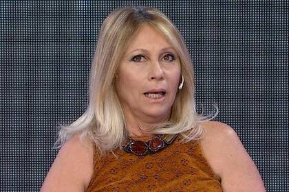 Ana Rosenfeld se aplicó la vacuna contra el Covid-19 en Miami y Pablo Duggan la criticó en duros términos