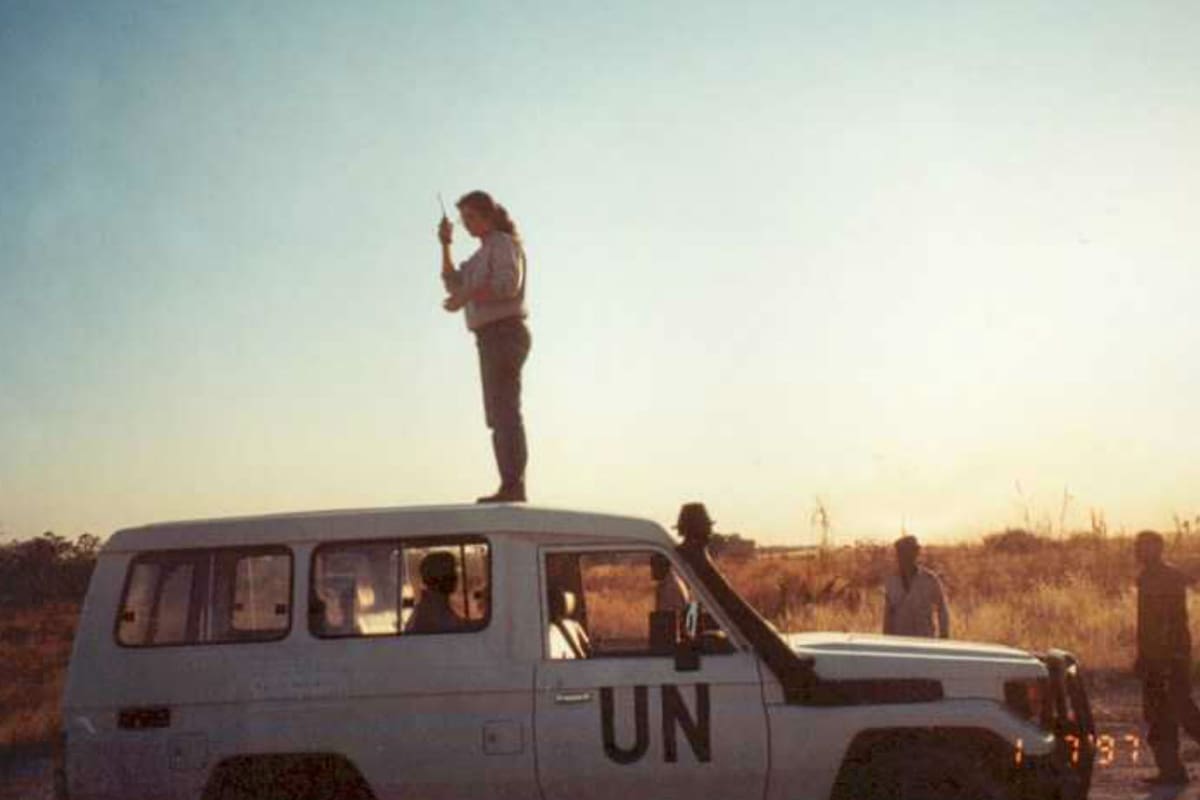 Analía en Angola, a fines de los 90