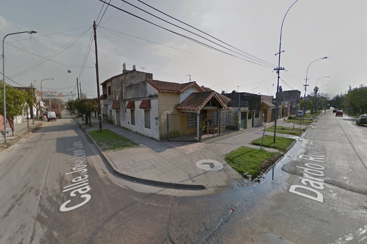 Analía Verónica Gauda, de 46 años, esta mañana recibió varios balazos por parte de su pareja dentro de su domicilio, situado en la intersección de las calles José León Suárez y Dardo Rocha.