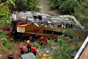 Analizan un audio atribuido al conductor del auto que chocó contra un micro: “Estoy volviendo a 180, 190″