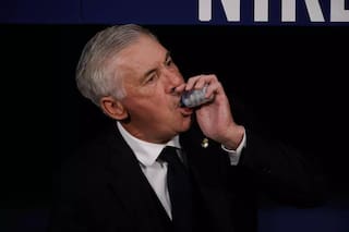 Las cábalas de Ancelotti: el doble beso, el “organizador de chicles”, el "crimen cultural" y otras manías