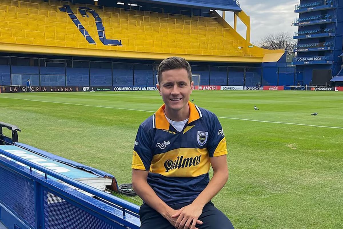 Ander Herrera en la Bombonera, durante una visita que hizo a Buenos Aires en 2023; el volante llegará el miércoles a nuestro país para incorporarse a Boca