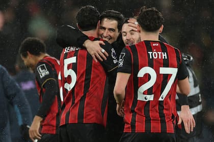 Andoni Iraola, hoy DT de Bournemouth, es el principal candidato a reemplazar a Simeone en Atlético