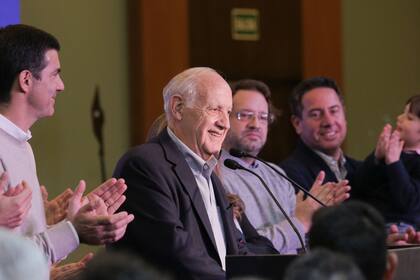 "Agradezco a los 2.500.000 personas que nos votaron", dijo Lavagna, que se ubicó como la tercera fuerza