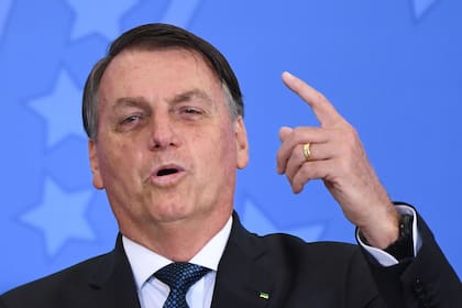 "Algunos dicen que doy un mal ejemplo, qué imbéciles, idiotas, yo ya tengo los anticuerpos, ¿para qué darme la vacuna?", dijo el presidente brasileño Jair Bolsonaro