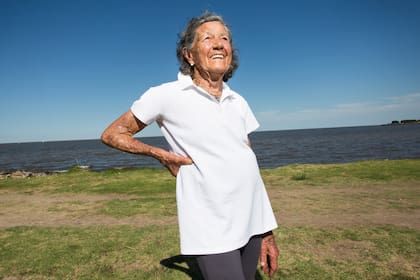 Elisa Forti tiene 85 años y empezó a correr a los 72, y con una personalidad e historia tan atrapantes ya cuenta con un libro y ahora estrenará una película sobre su vida