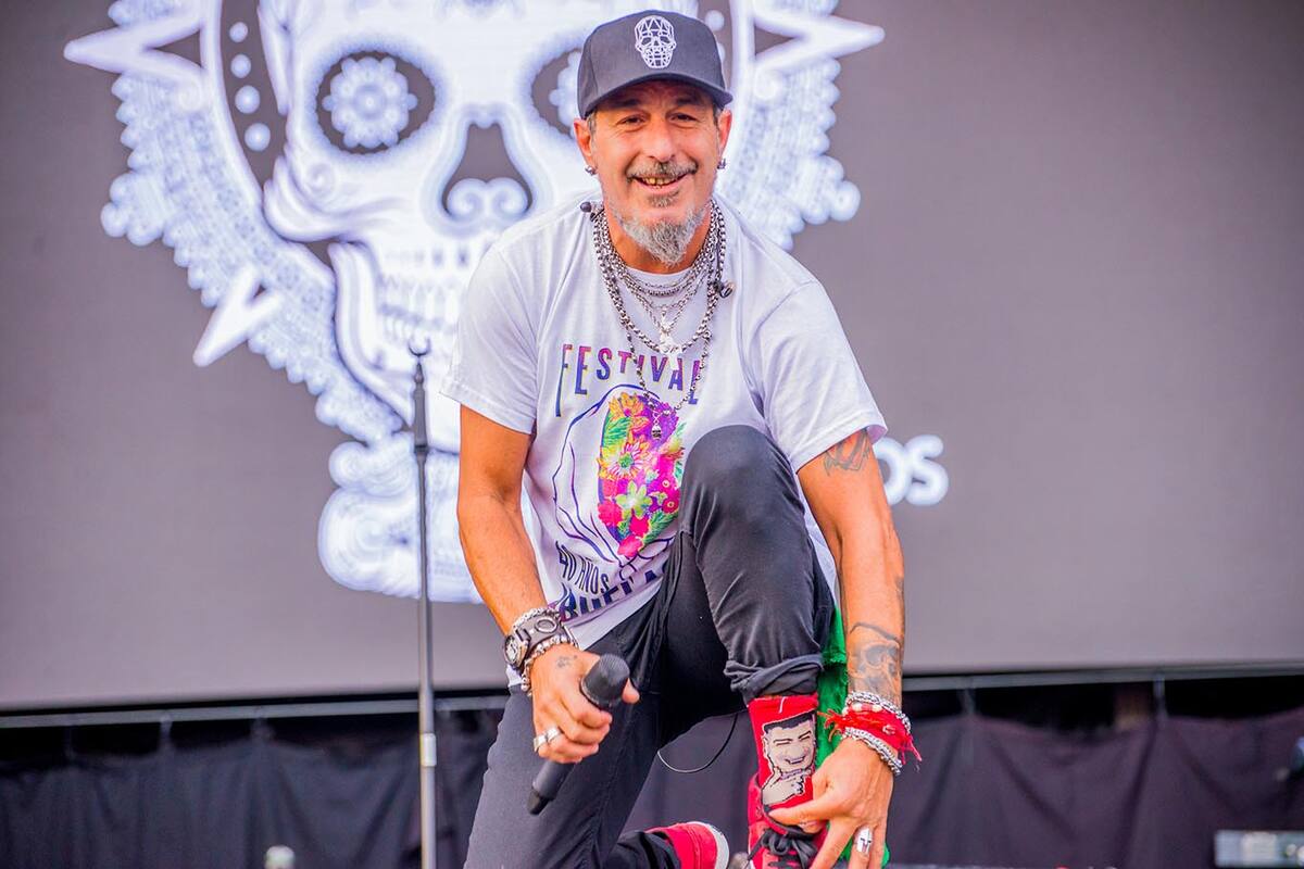 "En Kapanga somos 30 familias que dependemos de salir a tocar", dijo El Mono