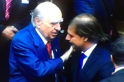 "En un gran día para la Democracia y el futuro del País le deseamos a nuestro Presidente Luis Lacalle Pou lo mejor. Que el espíritu de la Coalición ilumine nuestro camino", publicó Julio María Sanguinetti el día que Lacalle Pou asumió la presidencia