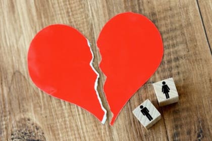 "Es mucho más probable que tu esposa acceda a un divorcio si está enamorada de otra persona", afirmó Stephanie Scott