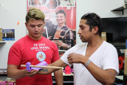 "Hago un montón una sola mano, pero voy a poder hacer muchas cosas más gracias a la prótesis", señala Matías.