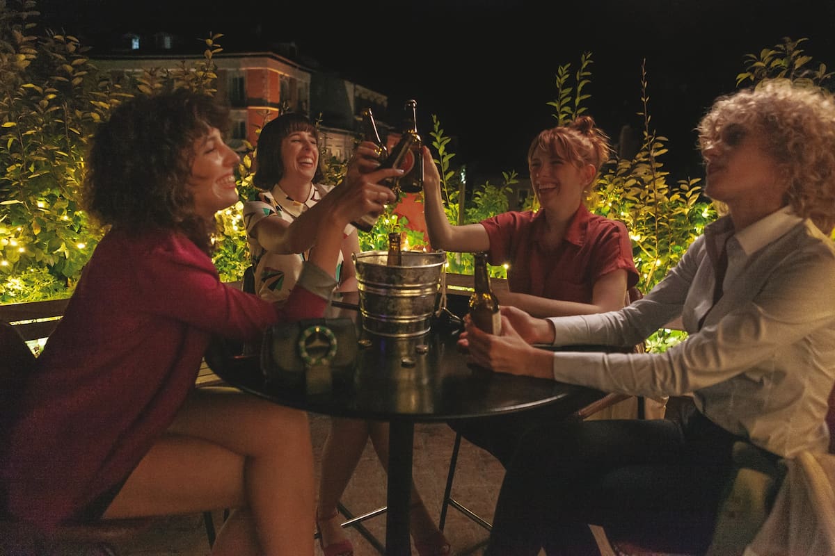 "Hay que reivindicar la amistad femenina, porque se sigue diciendo que no hay nada peor para una mujer que otra mujer", dice