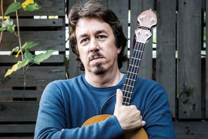 "Hay una cosa autorrepresiva muy fuerte en nosotros. De alguna manera, hacer música es ir contra eso", dice Mairal