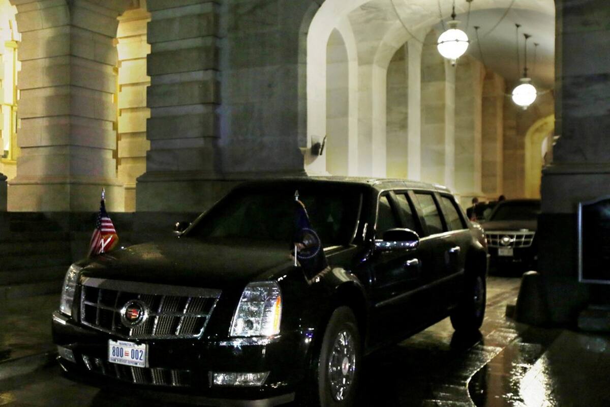 "La Bestia", una limusina Cadillac blindada, recorrió las calles porteñas por última vez en 2016, durante la visita de Obama