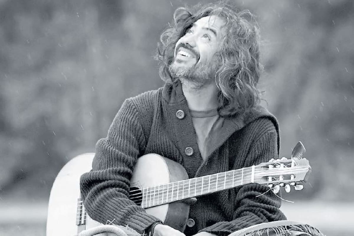 "La canción invita a vivir una experiencia", afirma el cantor