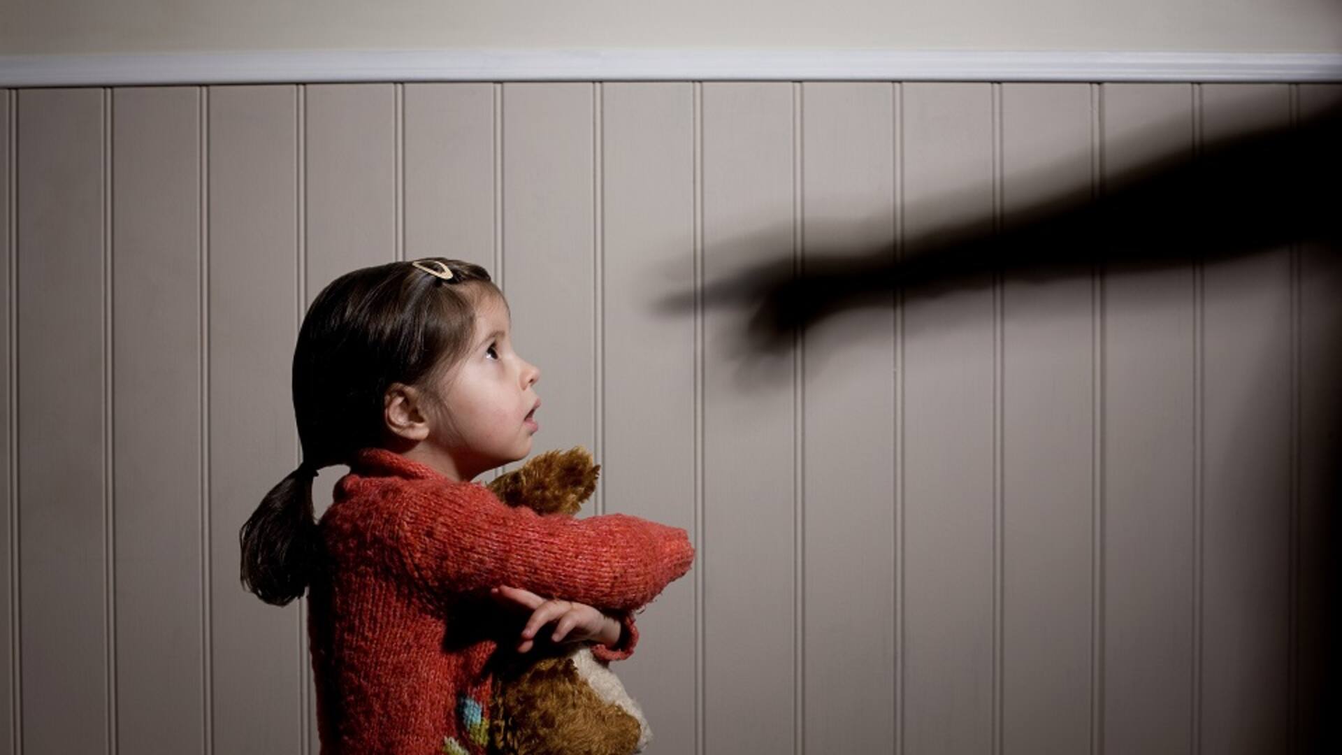 "La educación mediante premios y castigos no impulsa al niño a portarse mejor", Ivana Raschkovan