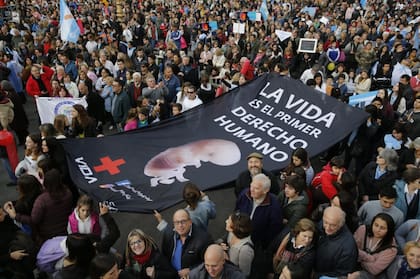 "La vida es el primer derecho humano", indicaba una de las consignas de la marcha