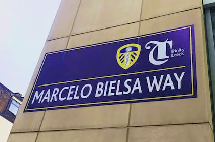 Uno de los tantos reconocimientos a Bielsa: una de las calles de Leeds fue renombrada