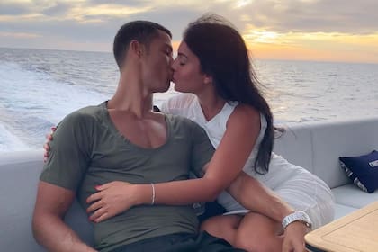 Cristiano Ronaldo y Georgina Rodríguez se muestran muy enamorados en las redes