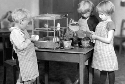 "Montessori explicó que el niño es una criatura con un cerebro potentísimo, capaz de concentrarse con fuerza e incluso de autoeducarse".