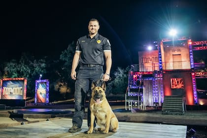 "Mucha gente cree en el adiestramiento de un perro policía, por ejemplo, se logra la obediencia con un látigo o que los perros son robots que hacen lo que se les ordena", aseguró uno de sus jurados