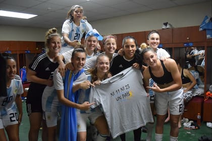 "Ni 11 ni 23, un país", el lema de las chicas argentinas en el vestuario