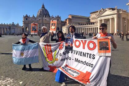 "No me gusta la Iglesia. El Papa está ahí tranquilo en el Vaticano", se quejó una víctima del Próvolo