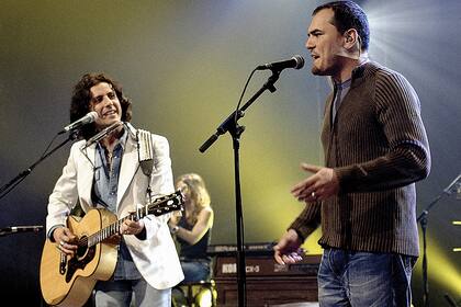"Nueces" fue el primer tema que cantó. Años después, lo regrabó con Ismael Serrano