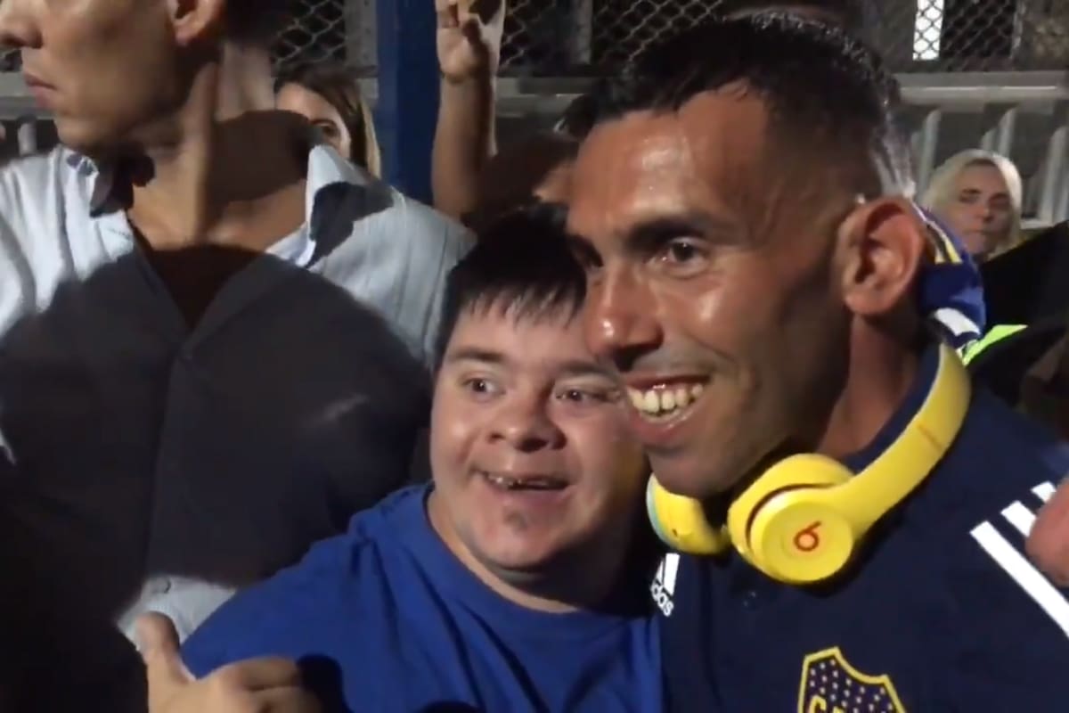 "Panchito", el chico neuquino con Síndrome de Down que cumplió su sueño de conocer a Carlos Tevez.