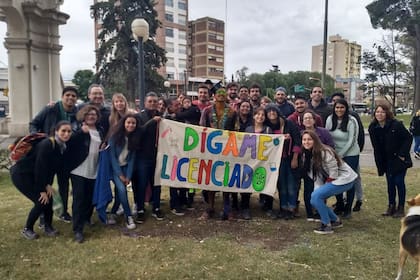"Para hoy ser licenciado, primero tuve que ser todas las otras cosas", cuenta Christian en su carta.