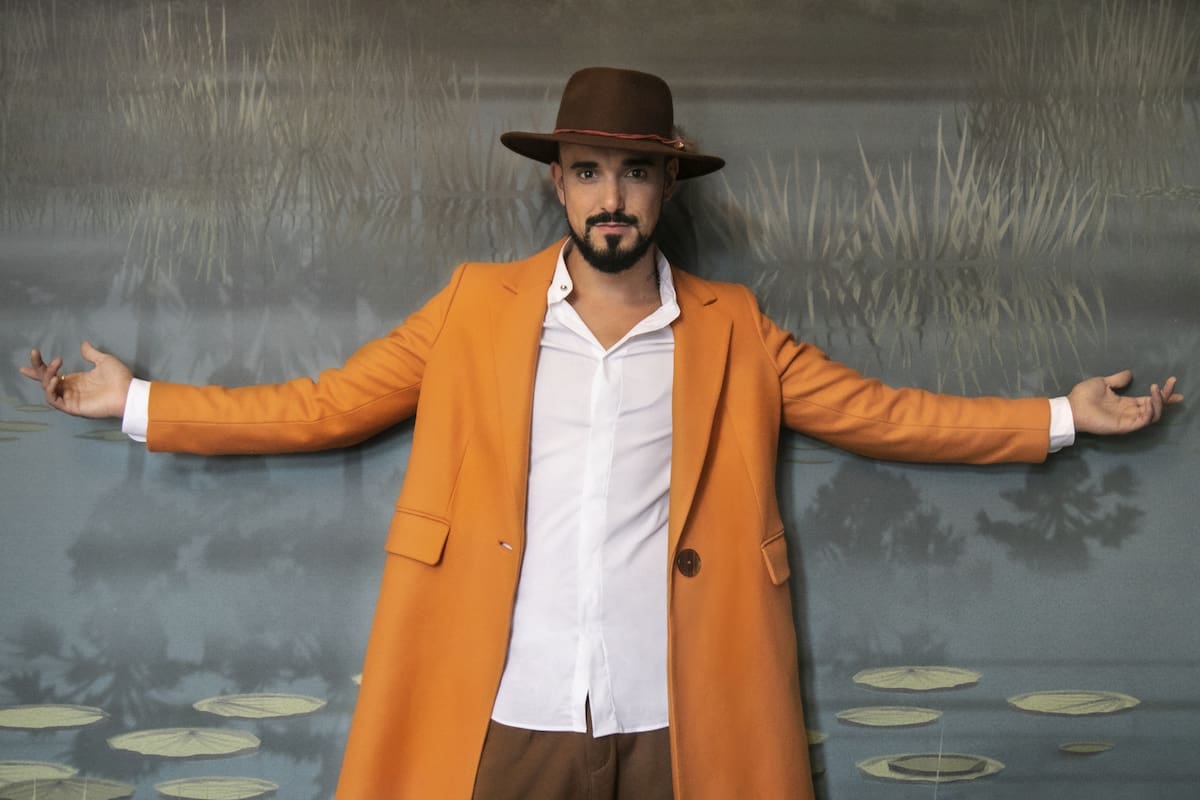 "Piedra libre" habla de la futura paternidad de Abel Pintos; es tercer anticipo que el cantante hace de su próximo álbum