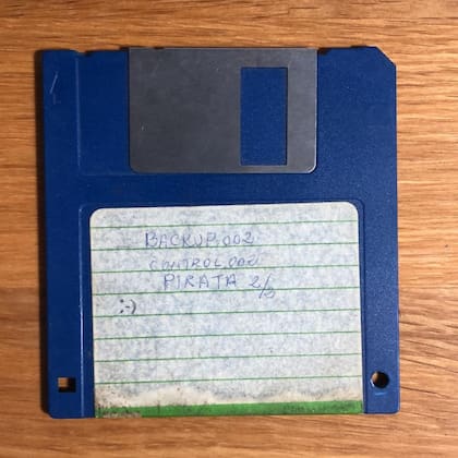 "Pirata", la leyenda del diskette del padre de Juan Eslava, administrador de Monkey Island España