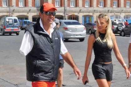 "Quiero que sepan que no es verdad lo que se está diciendo: ahora mismo estamos almorzando los dos juntos con nuestra hija Francesca”, sostuvo el diputado nacional y ex candidato a presidente. FOTO: Daniel Giacometto