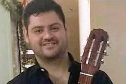 "Se cayó, se murió en mis brazos", dijo la viuda del empleado de la AFIP apuñalado en un robo