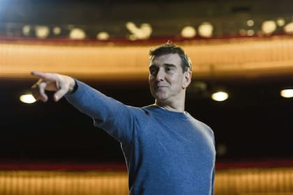 "Se necesita un golpe para hacer un cambio", cree el ex bailarín, que seguirá tras la excelencia del Sodre