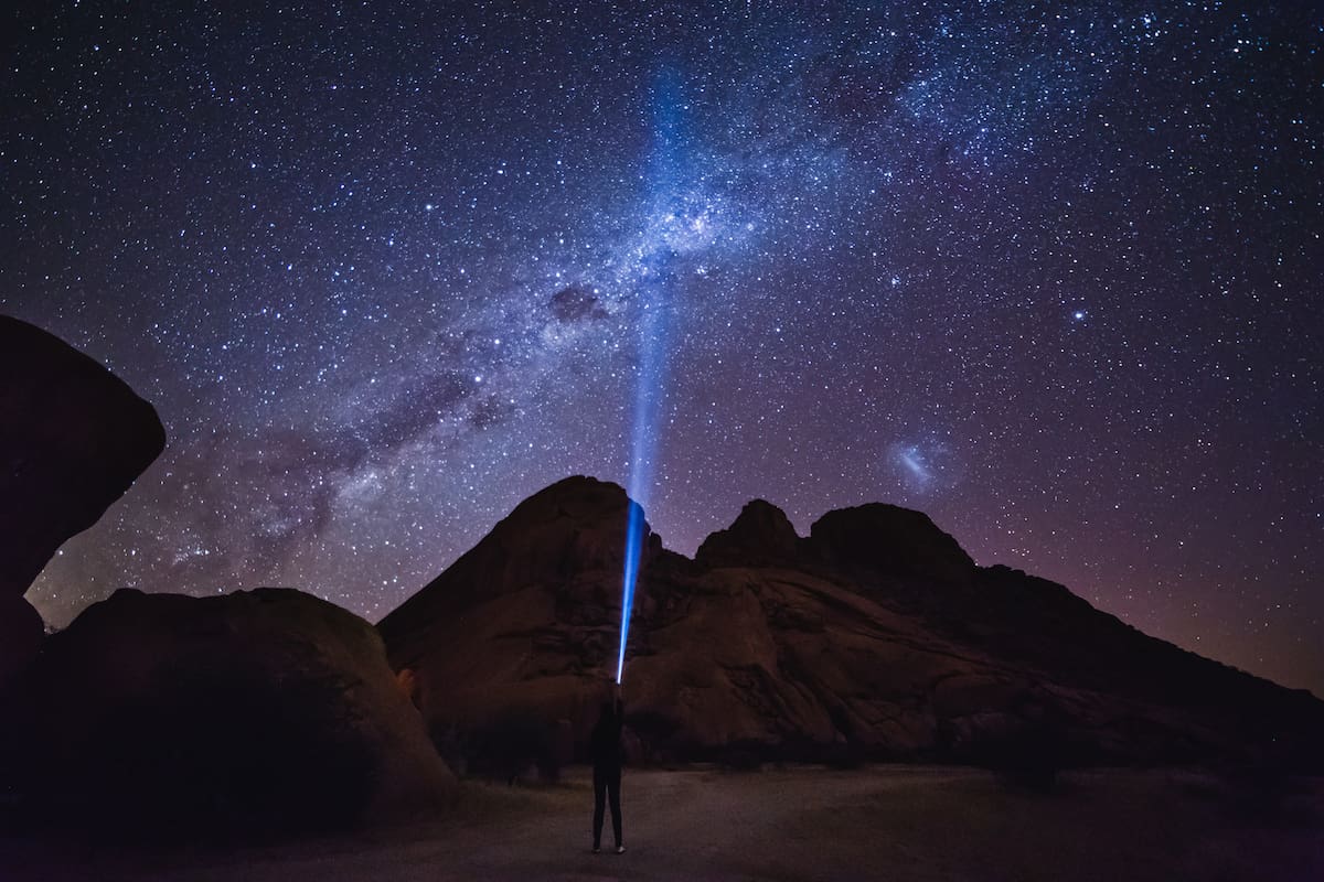"Siento que no puedo..." es una expresión que habla del lugar de este planeta en nuestra carta astral