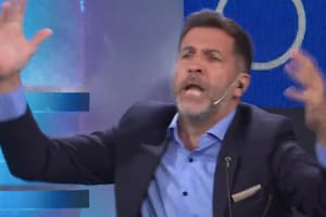 "Toti" Pasman comparó a Gustavo Alfaro con Marcelo Gallardo y sus compañeros lo cruzaron