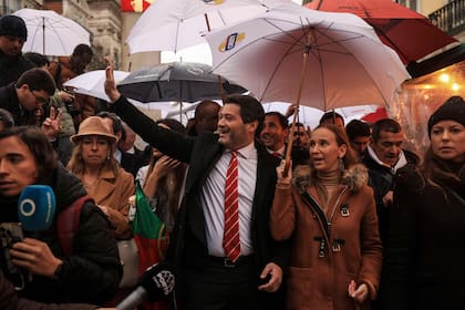 André Ventura, líder del partido de extrema derecha Chega!, durante un mitin de campaña en Lisboa
