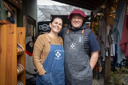 Andrea Díaz y Leo Guiñazú están al frente de "La Pulpería de Uribelarrea", una marca de alfajores que tiene 10 años y excelente recepción en el mercado.