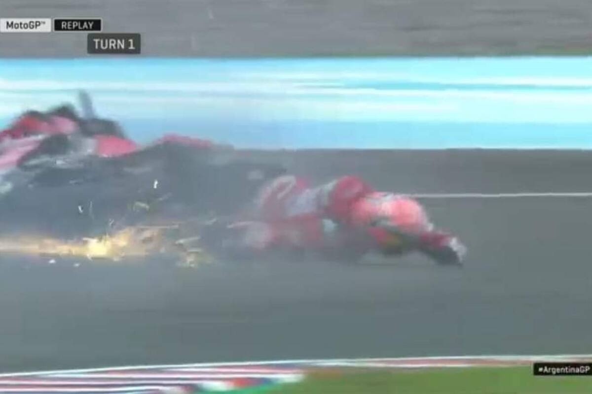 Andrea Dovizioso terminó en el suelo en la curva 1 en la última sesión de entrenamientos